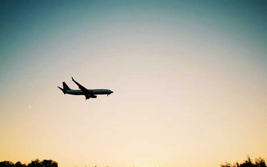 News_airplaneinsky