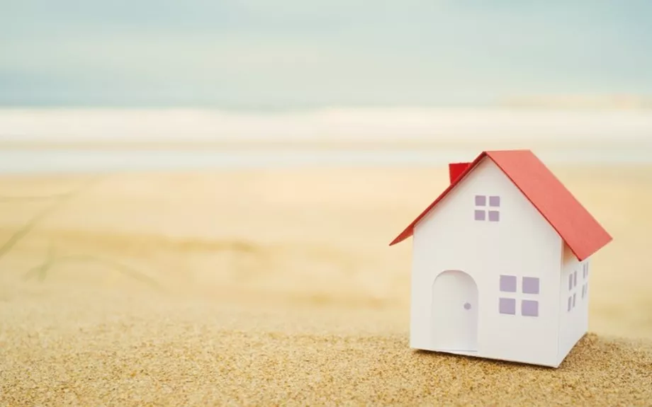 News_fakehouseonbeach